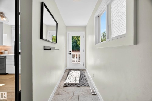 10507 69 Avenue, Edmonton, AB - Indoor Photo Showing Other Room