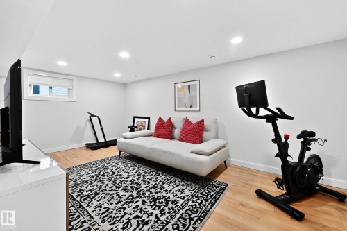 10507 69 Avenue, Edmonton, AB - Indoor Photo Showing Gym Room