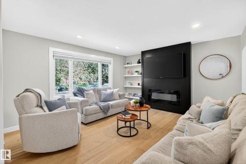 10507 69 Avenue, Edmonton, AB - Indoor Photo Showing Living Room With Fireplace