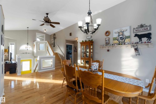 5133 54 Avenue, Redwater, AB - Indoor Photo Showing Dining Room