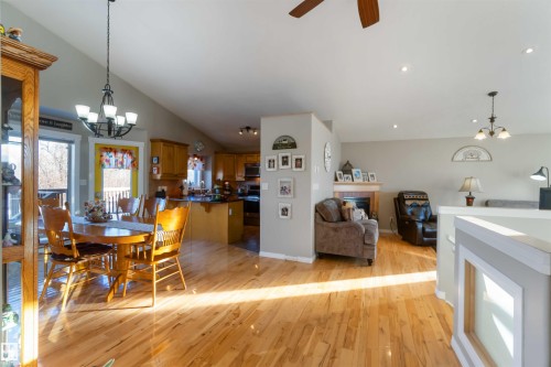 5133 54 Avenue, Redwater, AB - Indoor Photo Showing Other Room