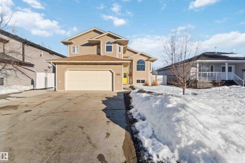 5133 54 Avenue, Redwater, AB - Outdoor With Facade