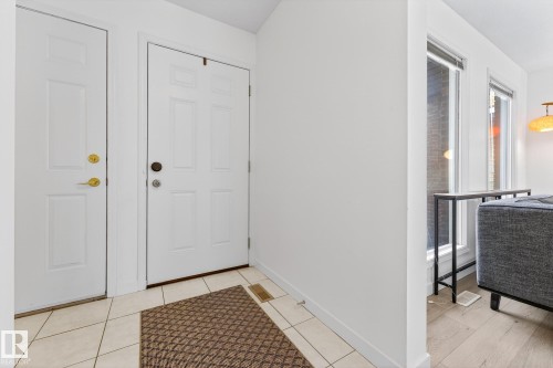 10523 17 Avenue Nw, Edmonton, AB - Indoor Photo Showing Other Room