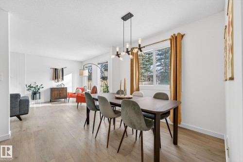 10523 17 Avenue Nw, Edmonton, AB - Indoor Photo Showing Dining Room