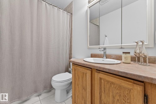 10523 17 Avenue Nw, Edmonton, AB - Indoor Photo Showing Bathroom