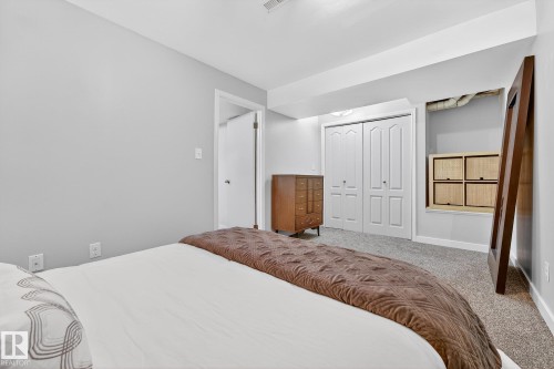 10523 17 Avenue Nw, Edmonton, AB - Indoor Photo Showing Bedroom