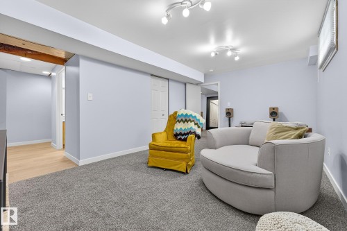 10523 17 Avenue Nw, Edmonton, AB - Indoor