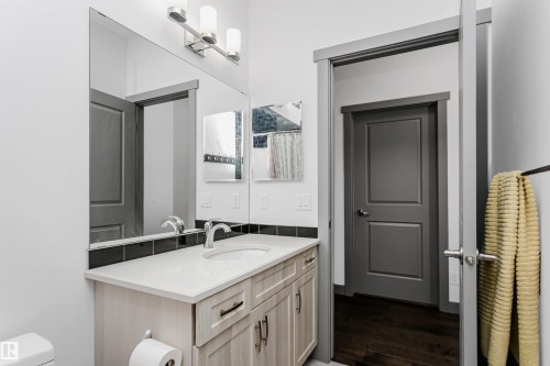 7703 Getty Wynd, Edmonton, AB - Indoor Photo Showing Bathroom