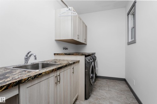 7703 Getty Wynd, Edmonton, AB - Indoor Photo Showing Laundry Room