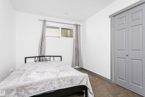 7703 Getty Wynd, Edmonton, AB - Indoor Photo Showing Bedroom