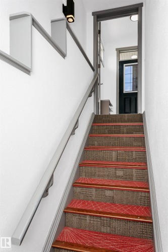 7703 Getty Wynd, Edmonton, AB - Indoor Photo Showing Other Room