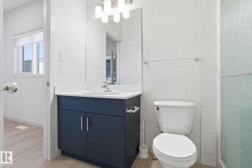 Full Bath on Main Floor - 2423 194 Street, Edmonton, AB - Indoor Photo Showing Bathroom