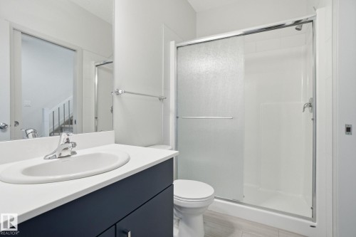 Full Bath on Main Floor - 2423 194 Street, Edmonton, AB - Indoor Photo Showing Bathroom