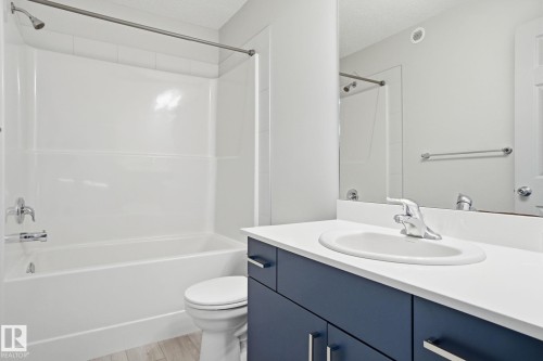 Main bathroom Upper Floor - 2423 194 Street, Edmonton, AB - Indoor Photo Showing Bathroom