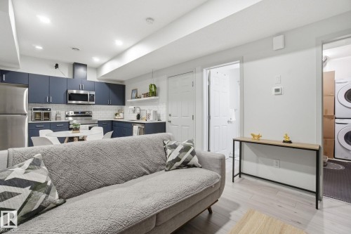 2423 194 Street, Edmonton, AB - Indoor Photo Showing Kitchen