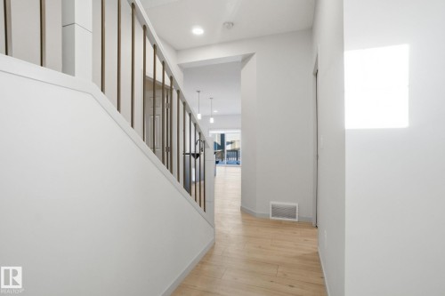 2423 194 Street, Edmonton, AB - Indoor Photo Showing Other Room