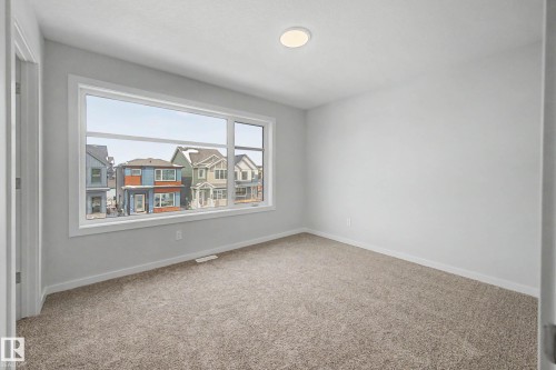 5433 Hawthorn Run, Edmonton, AB - Indoor Photo Showing Other Room