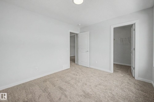 5433 Hawthorn Run, Edmonton, AB - Indoor Photo Showing Other Room