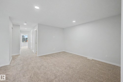 5433 Hawthorn Run, Edmonton, AB - Indoor Photo Showing Other Room