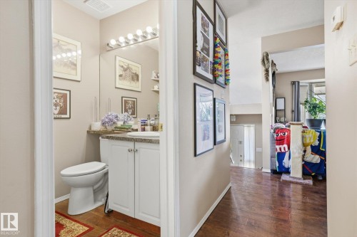 9771 176 Street, Edmonton, AB - Indoor Photo Showing Bathroom