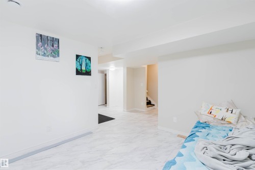 1124 37A Avenue, Edmonton, AB - Indoor Photo Showing Other Room
