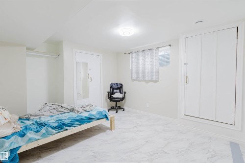 1124 37A Avenue, Edmonton, AB - Indoor Photo Showing Bedroom