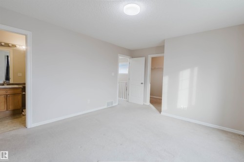 1124 37A Avenue, Edmonton, AB - Indoor Photo Showing Other Room