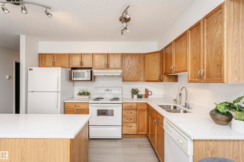 307 10311 111 Street, Edmonton, AB 