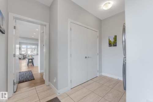 173 Hays Ridge Boulevard, Edmonton, AB - Indoor Photo Showing Other Room