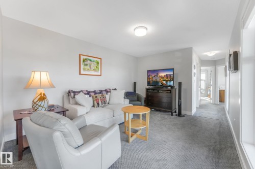 173 Hays Ridge Boulevard, Edmonton, AB - Indoor Photo Showing Living Room