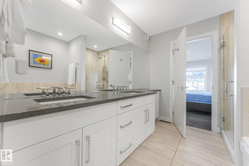 173 Hays Ridge Boulevard, Edmonton, AB - Indoor Photo Showing Bathroom