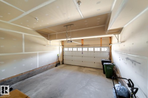 1107 33A Street, Edmonton, AB - Indoor Photo Showing Garage