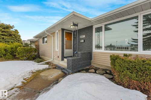Entrance to property featuring brick siding - 6007 95 Avenue, Edmonton, AB - Outdoor