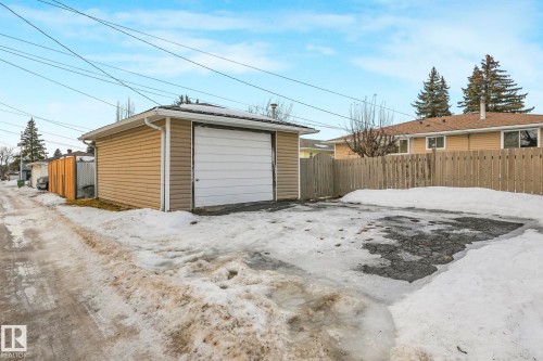 View of detached garage - 6007 95 Avenue, Edmonton, AB - Outdoor