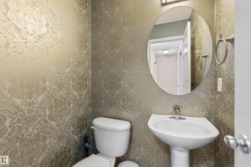 16423 56 Street, Edmonton, AB - Indoor Photo Showing Bathroom