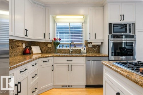 32 Grenfell Avenue, St. Albert, AB - Indoor Photo Showing Kitchen