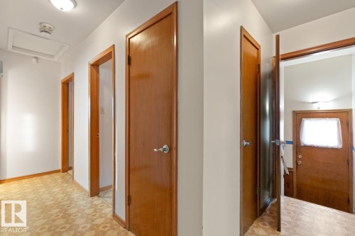4835 115 Avenue, Edmonton, AB - Indoor Photo Showing Other Room