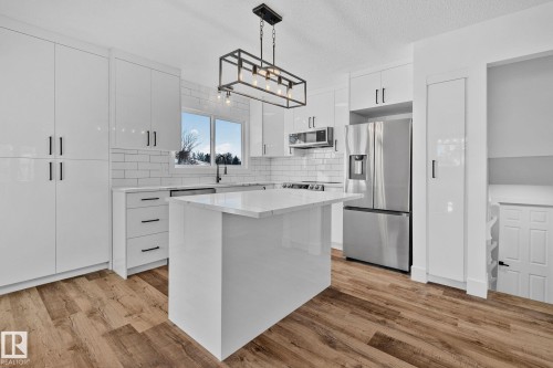 16 Larose Drive, St. Albert, AB - Indoor Photo Showing Kitchen With Stainless Steel Kitchen With Upgraded Kitchen