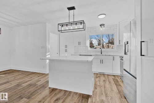 16 Larose Drive, St. Albert, AB - Indoor Photo Showing Kitchen