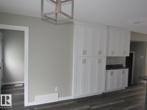 9760 - 107 Street, Westlock, AB - Indoor Photo Showing Other Room