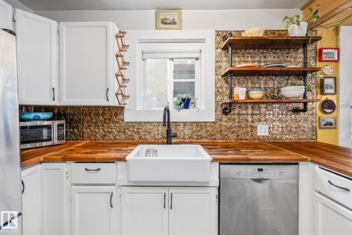 11427 68 Street, Edmonton, AB - Indoor Photo Showing Kitchen
