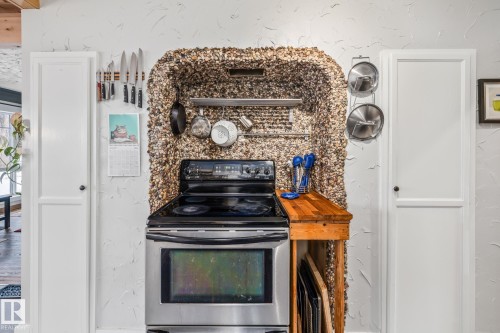 11427 68 Street, Edmonton, AB - Indoor Photo Showing Kitchen