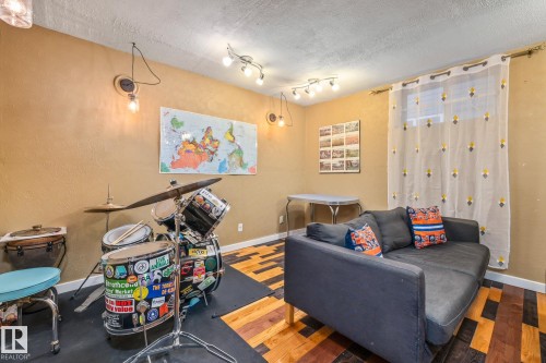 11427 68 Street, Edmonton, AB - Indoor