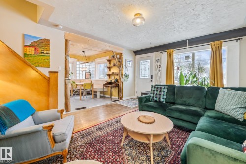 11427 68 Street, Edmonton, AB - Indoor Photo Showing Living Room
