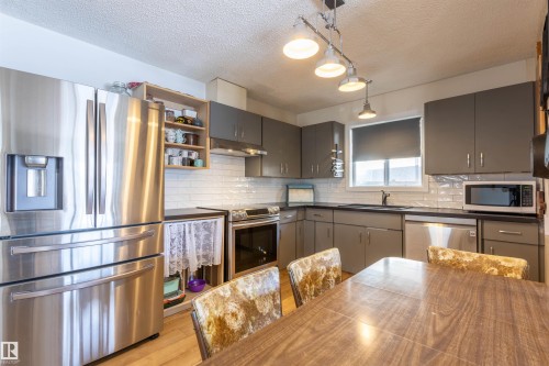 15612 78 Street, Edmonton, AB - Indoor Photo Showing Kitchen