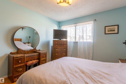 15612 78 Street, Edmonton, AB - Indoor Photo Showing Bedroom