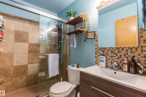 15612 78 Street, Edmonton, AB - Indoor Photo Showing Bathroom
