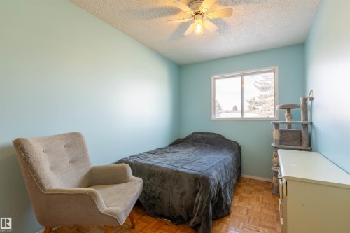 15612 78 Street, Edmonton, AB - Indoor Photo Showing Bedroom