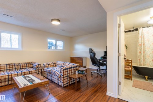 15612 78 Street, Edmonton, AB - Indoor