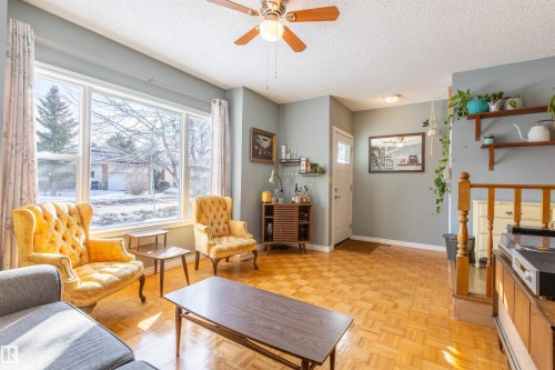 15612 78 Street, Edmonton, AB - Indoor Photo Showing Living Room